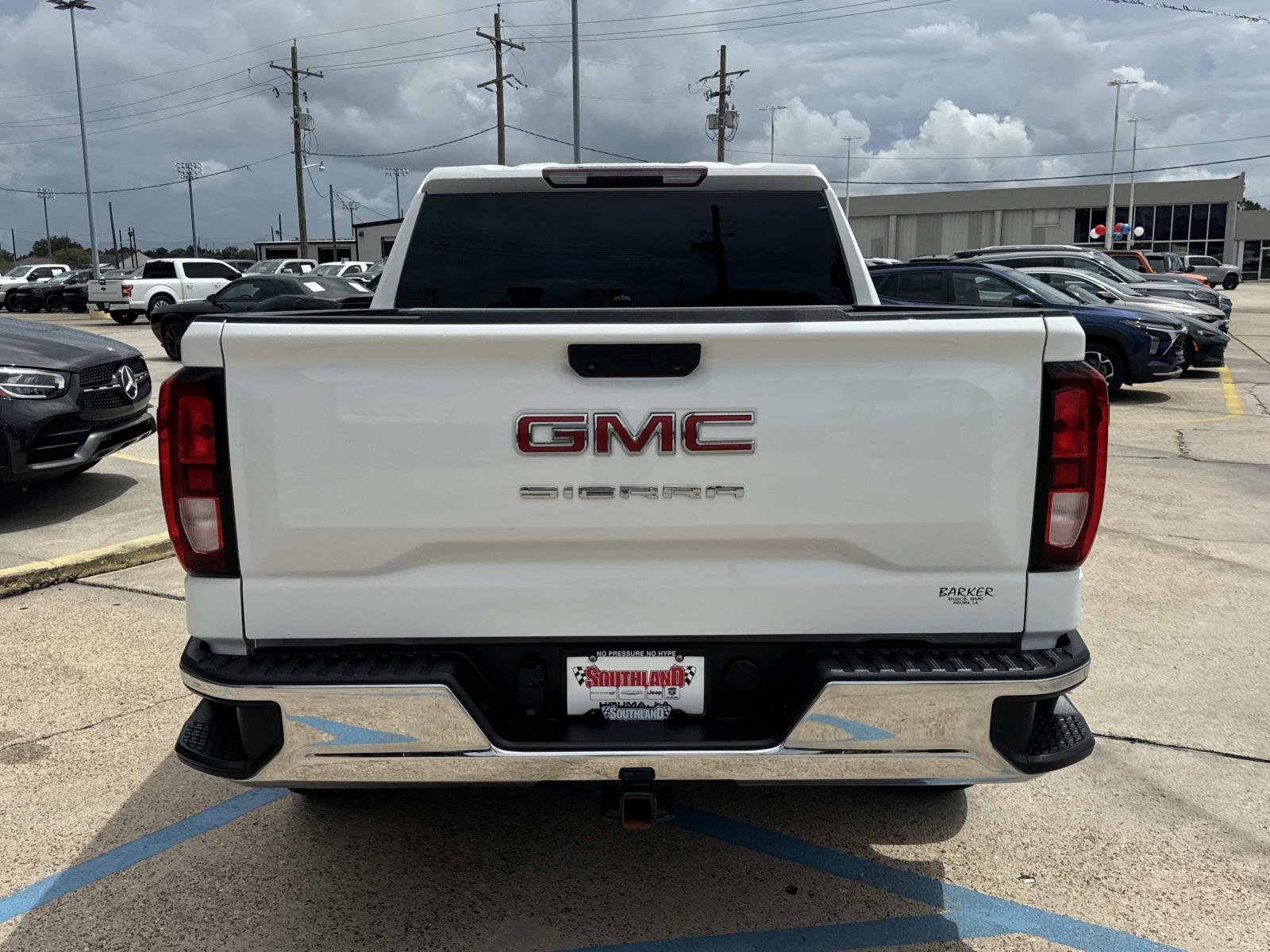 Used 2021 Summit White GMC  image 6