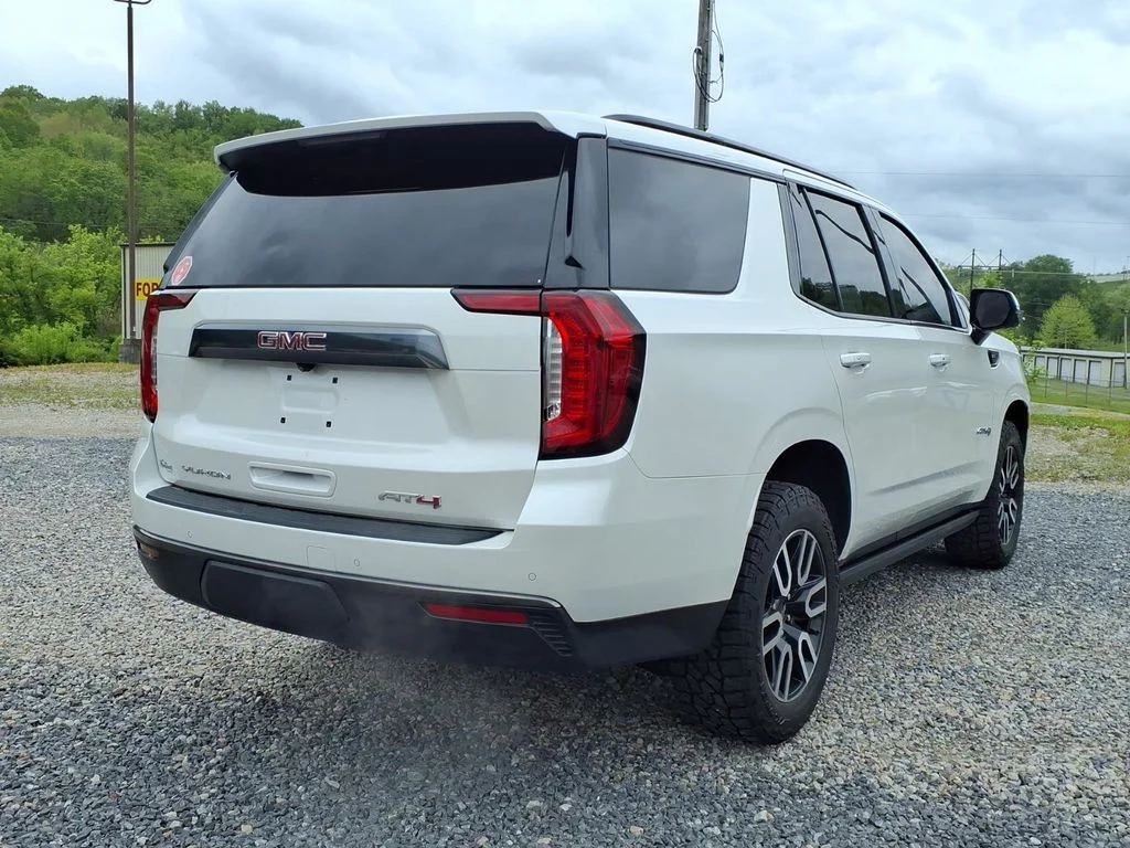 Used 2023 White GMC AT4 image 7