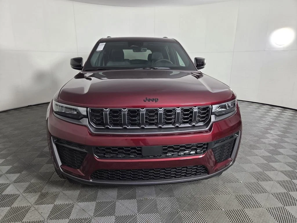 New 2026 Velvet Red Pearl-Coat Exterior Paint Jeep Laredo Altitude image 8