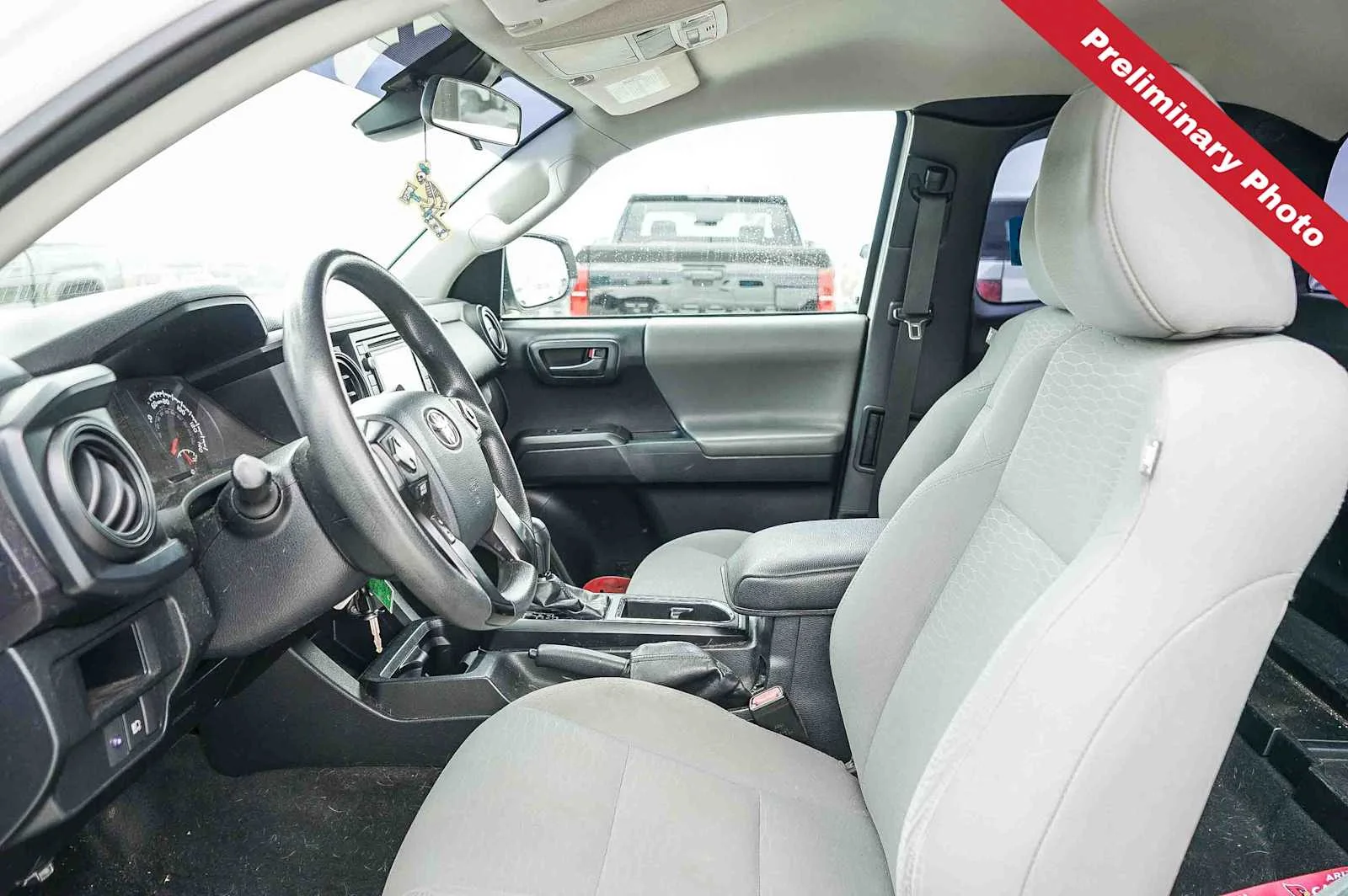 Used 2018 Super White Toyota SR image 13