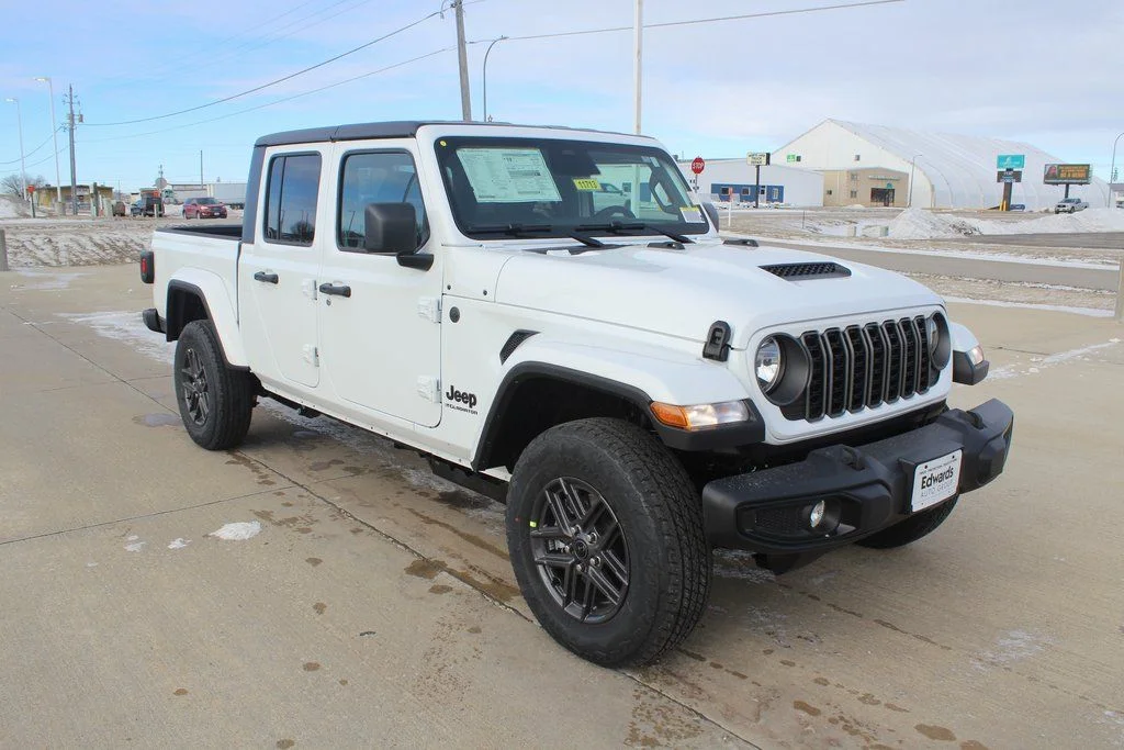 2026 Jeep Gladiator Sport S Auto's photo