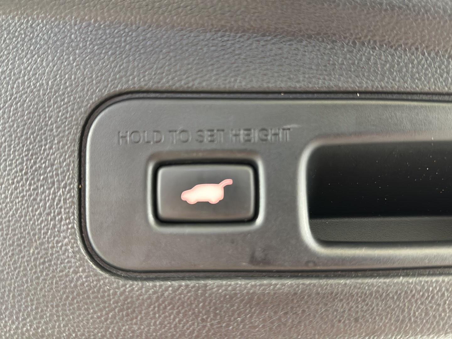 Used 2023 Platinum White Pearl Acura SH-AWD w/Tech image 31