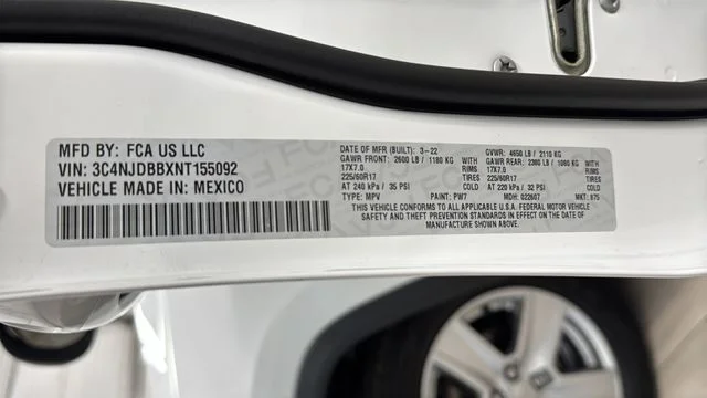 Used 2022 Bright White Clearcoat Jeep Latitude image 26