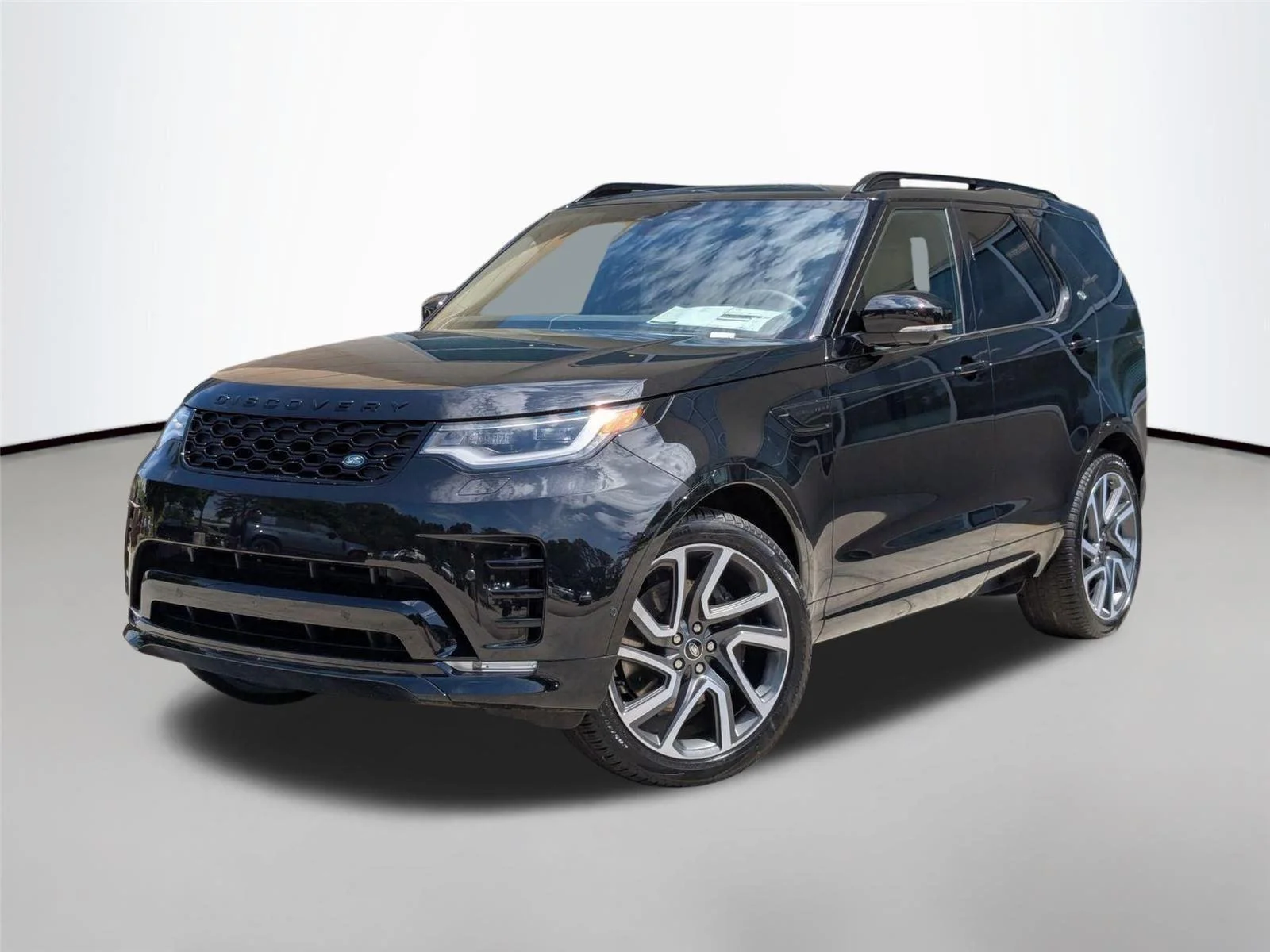 2025 Land Rover Discovery P360 Dynamic SE's photo