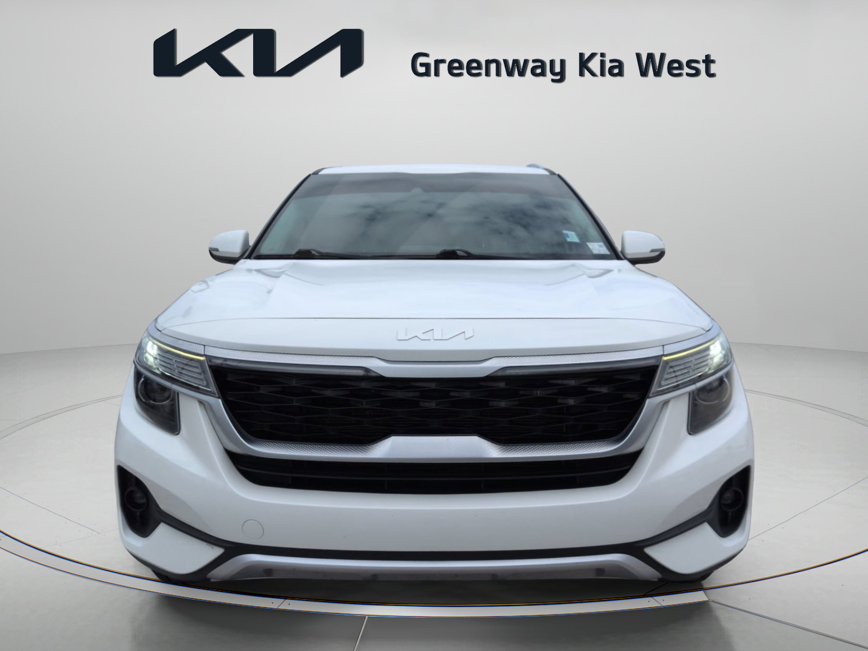Certified Used 2022 Snow White Pearl Kia S image 3