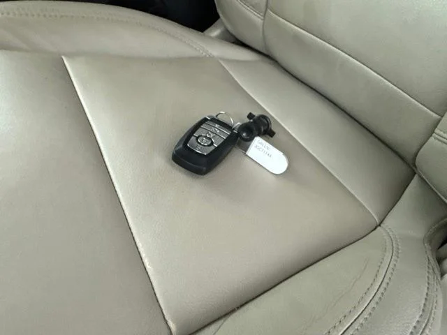 Used 2018 Silver Ford XLT image 29