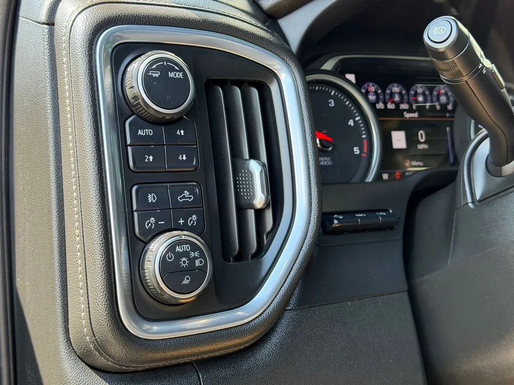 Used 2020 Black Chevrolet High Country image 23