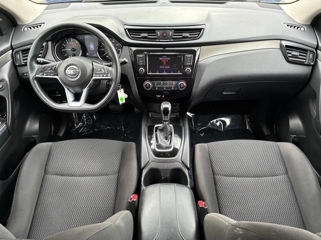 Used 2019 Blue Nissan S image 4