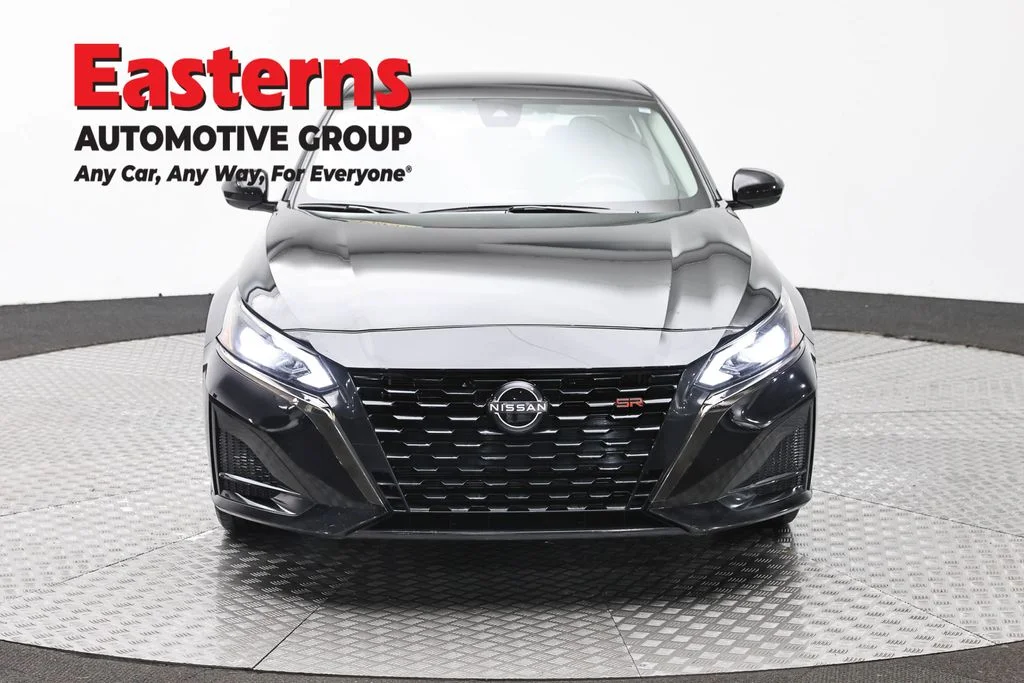 Used 2024 Black Nissan 2.5 SR image 2
