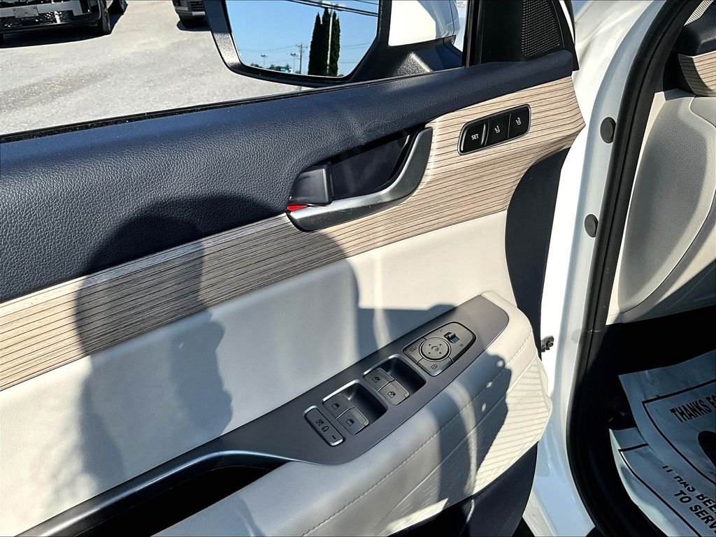 Certified Used 2022 White Hyundai SEL image 19