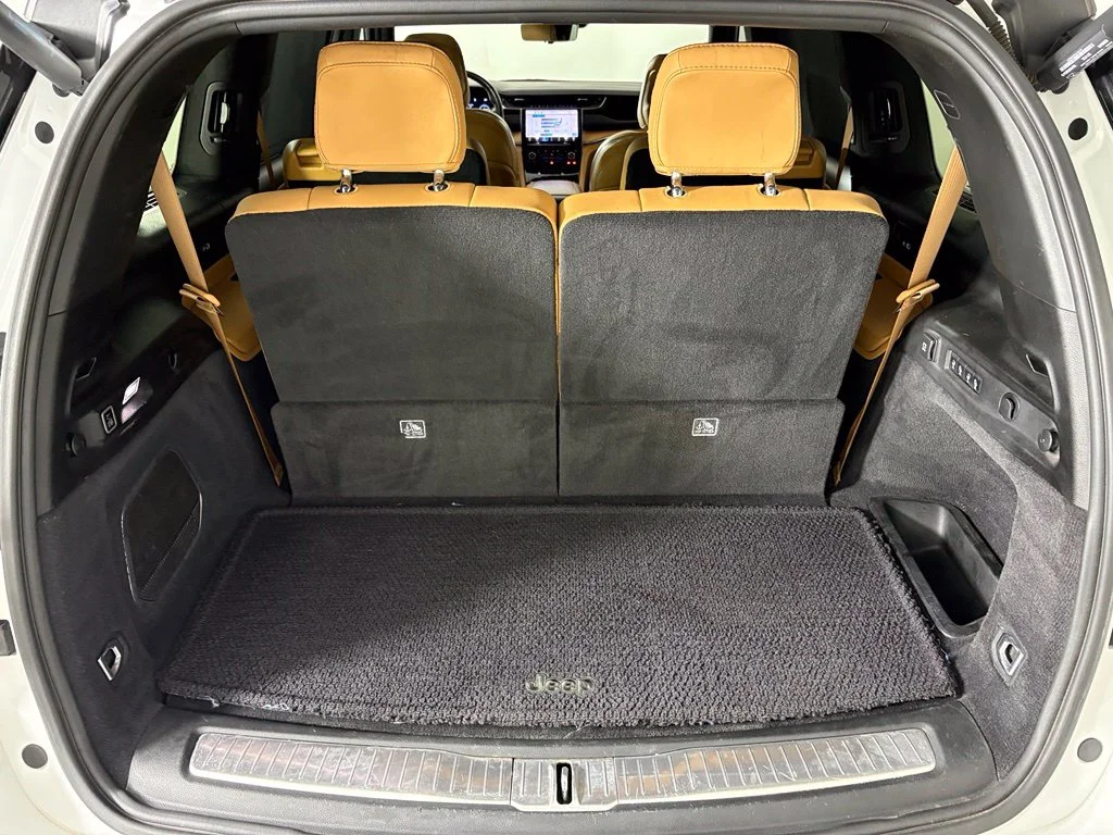 Used 2023 White Jeep Summit image 39