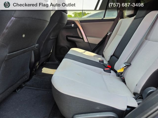 Used 2018 Magnetic Gray Metallic Toyota XLE image 21