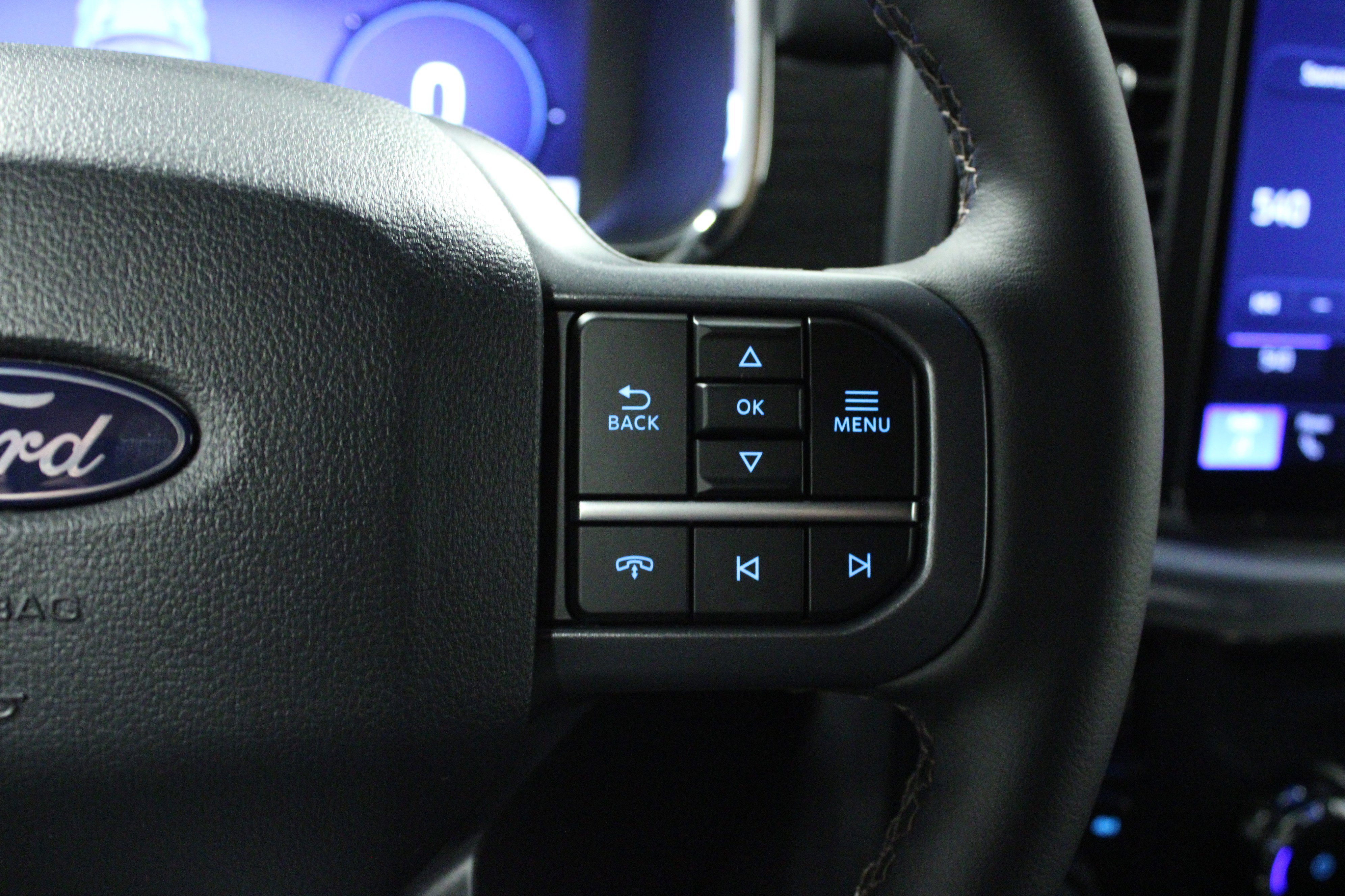 New 2026 Carbonized Gray Metallic Ford LARIAT image 22