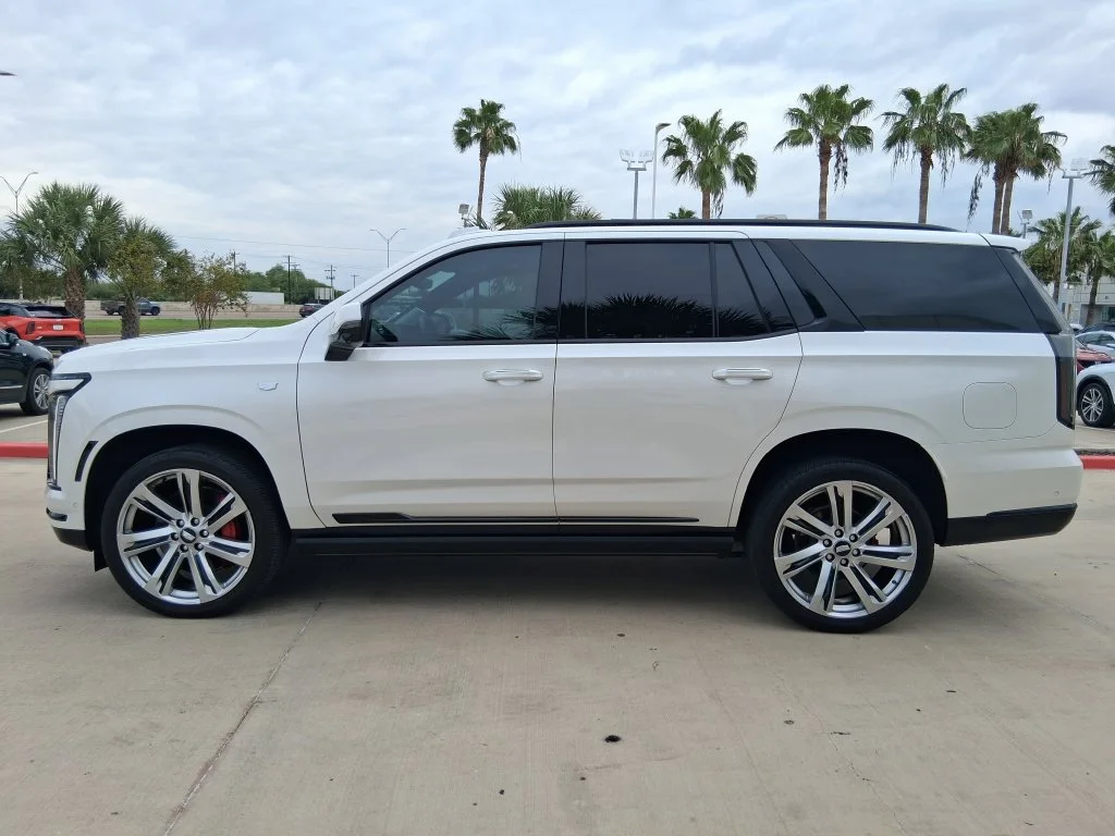 Used 2025 Crystal White Tricoat Cadillac Sport Platinum image 3