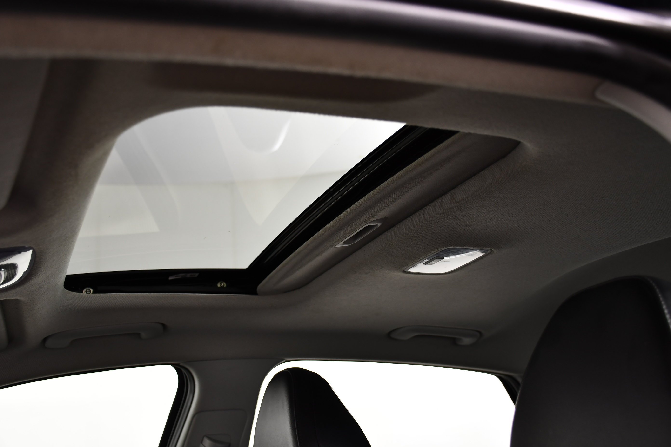 Used 2025 Abyss Black Hyundai Limited image 23