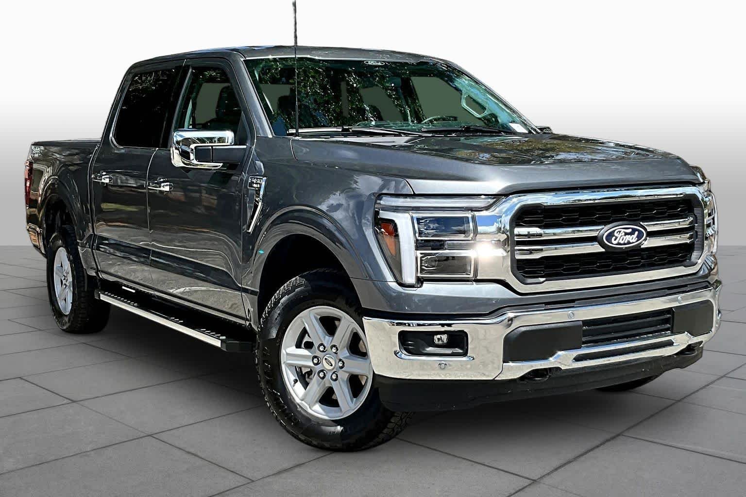 Used 2025 Carbonized Gray Metallic Ford LARIAT image 5