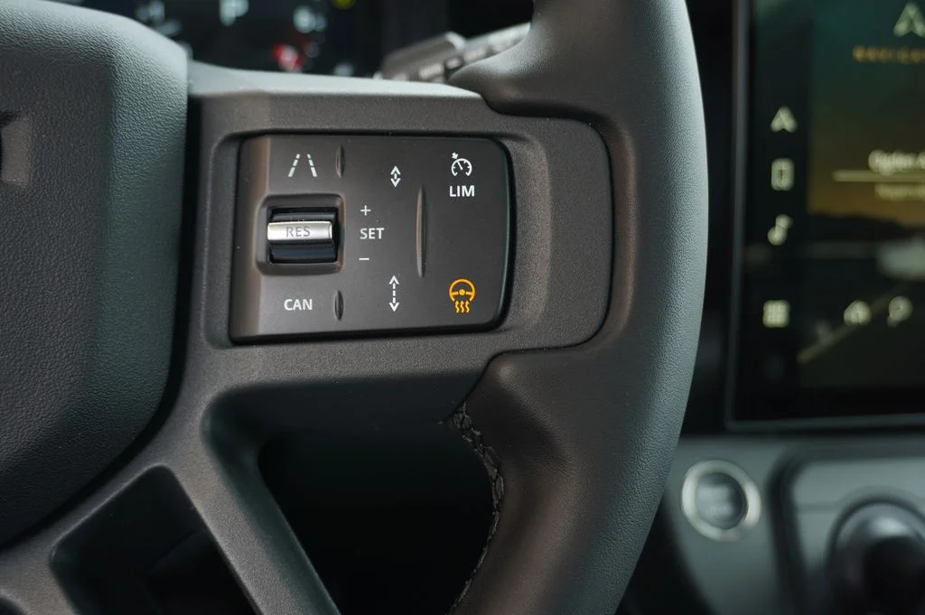 New 2026 Fuji White Land Rover X-Dynamic SE image 18