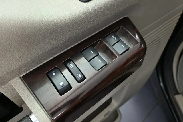 Used 2008 Black Ford Lariat image 14