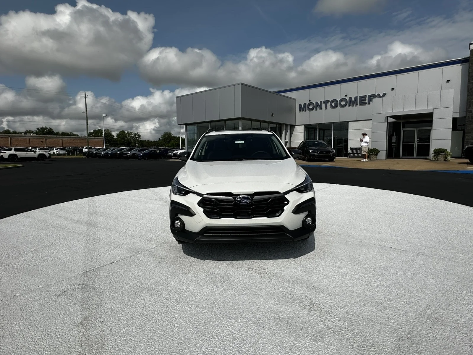 New 2026 CRYSTAL WHITE PEARL Subaru Limited image 2