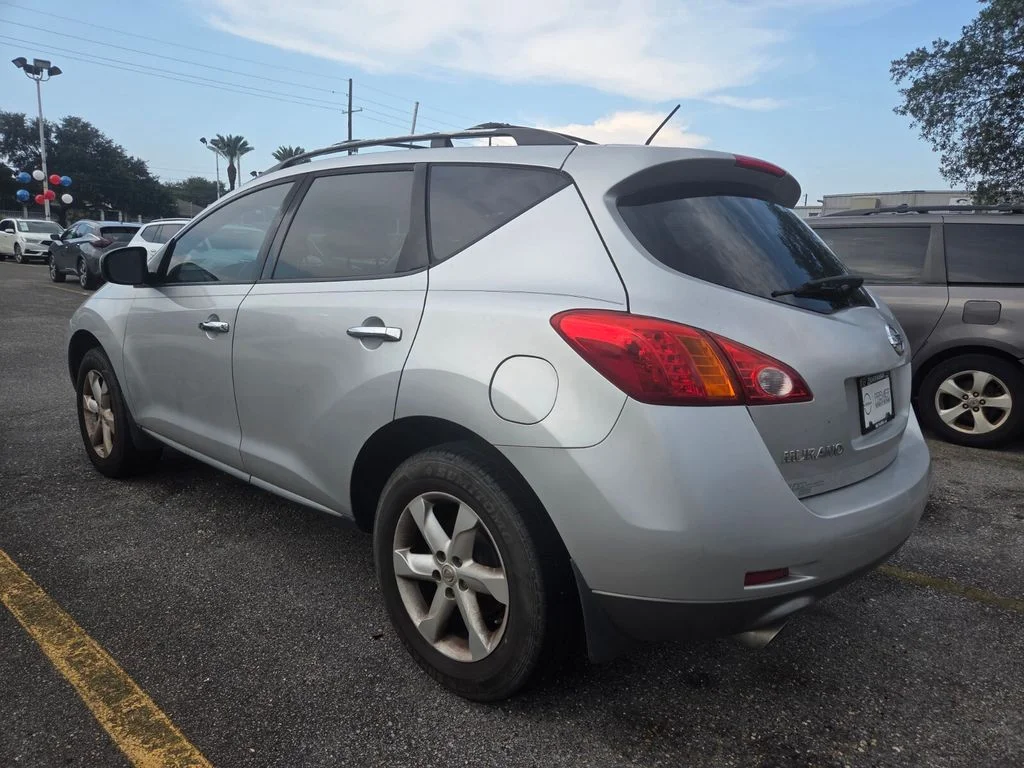 Used 2009 Silver Nissan SL image 7