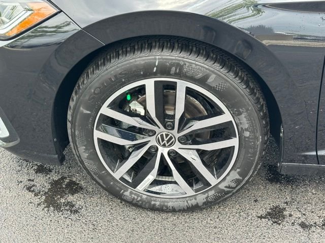 2025 Volkswagen Jetta SE - Photo 9