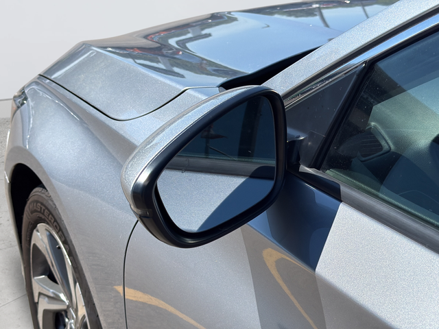 Used 2019 Silver Honda EX-L image 14