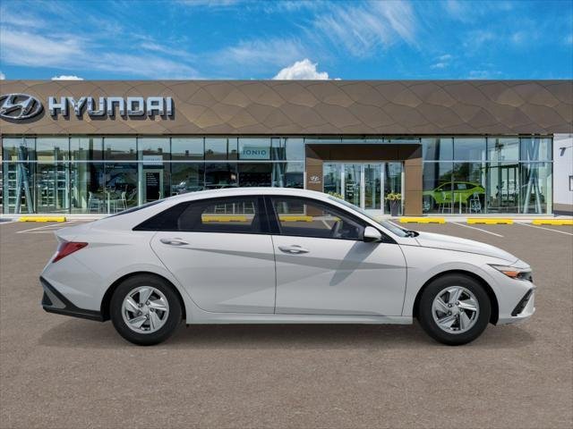 New 2026 White Hyundai SE image 7