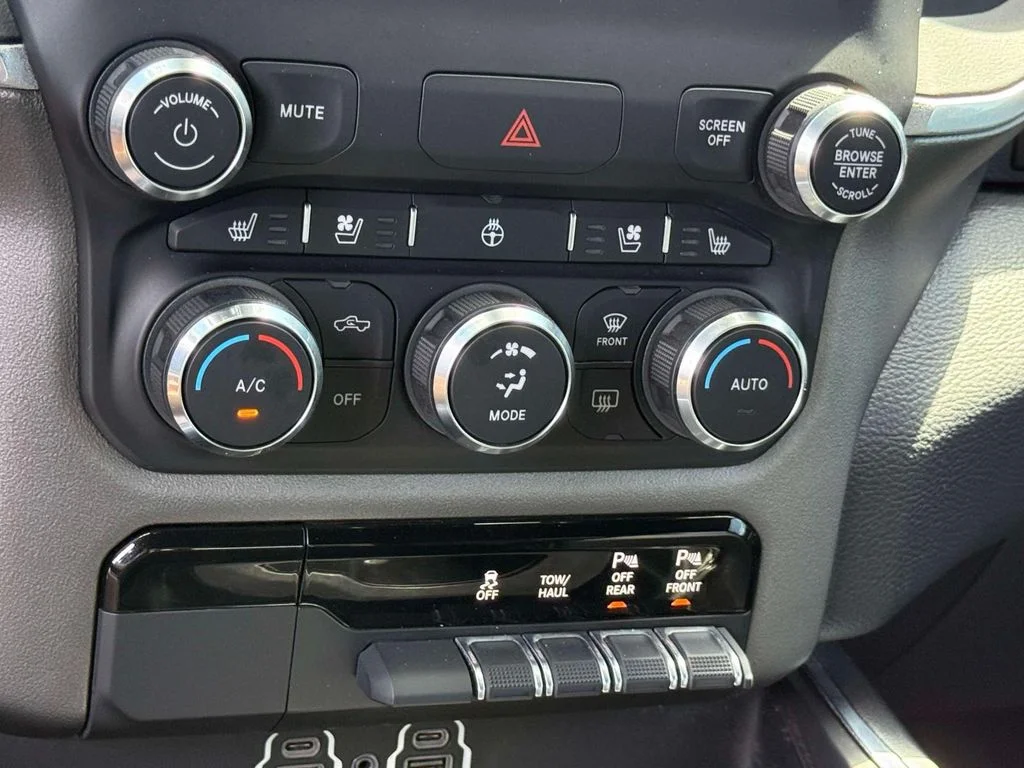 Used 2020 Black Ram Laramie image 26