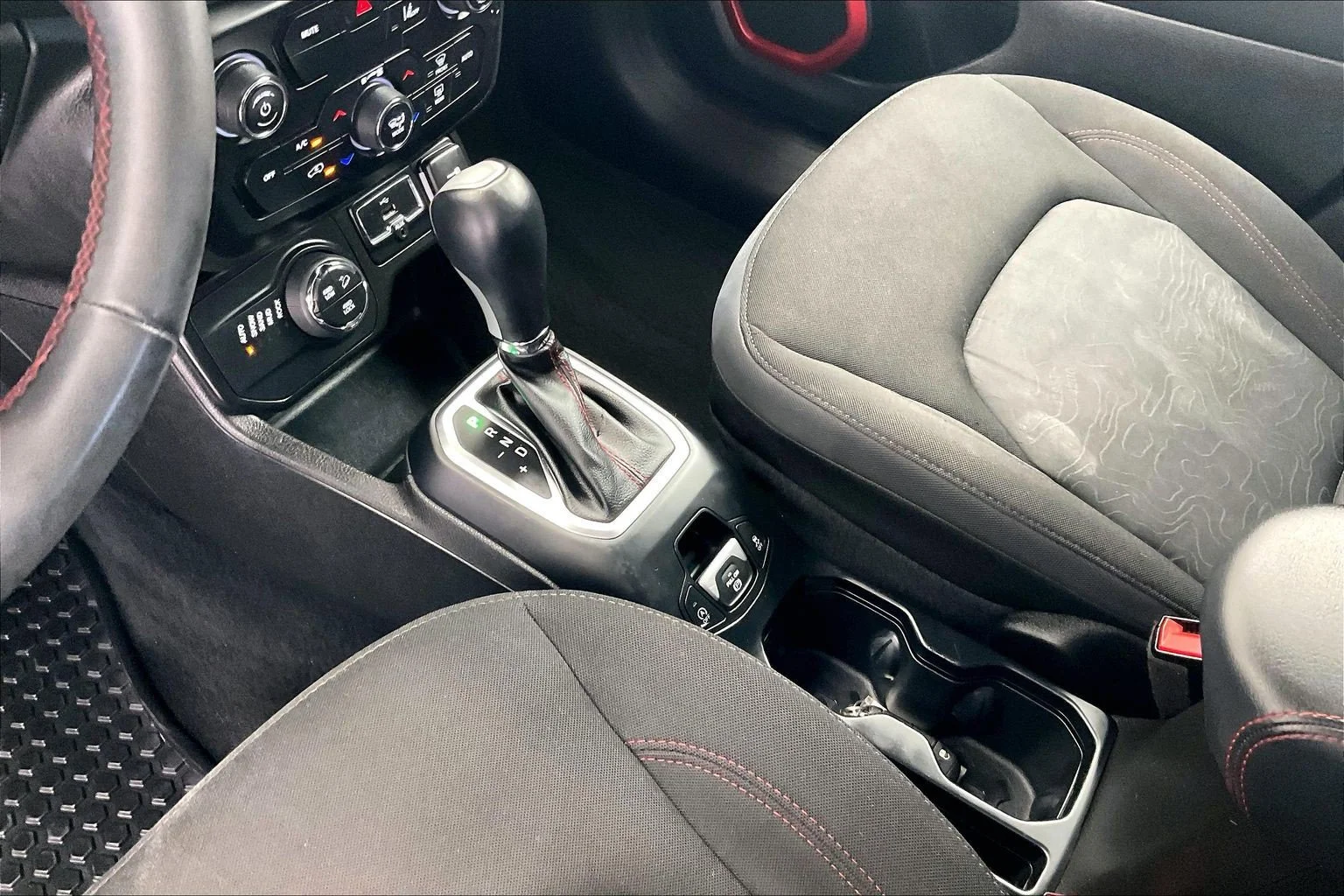 Used 2023 Alpine White Clearcoat Jeep Trailhawk image 16