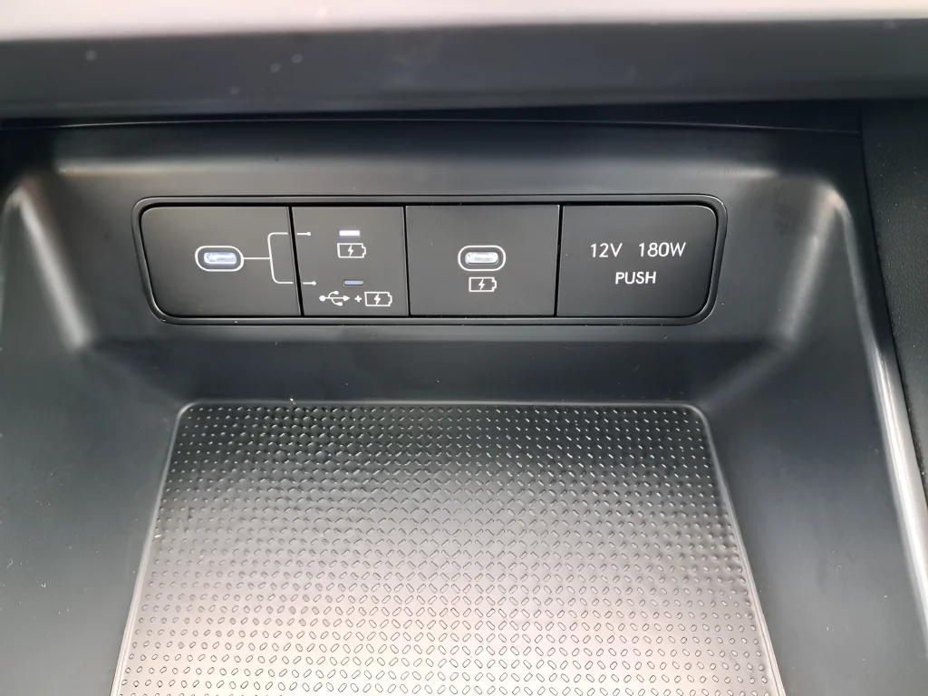 New 2026 White Hyundai SE image 23