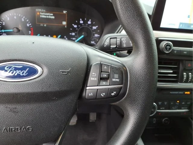 Used 2020 Gray Ford SE image 25