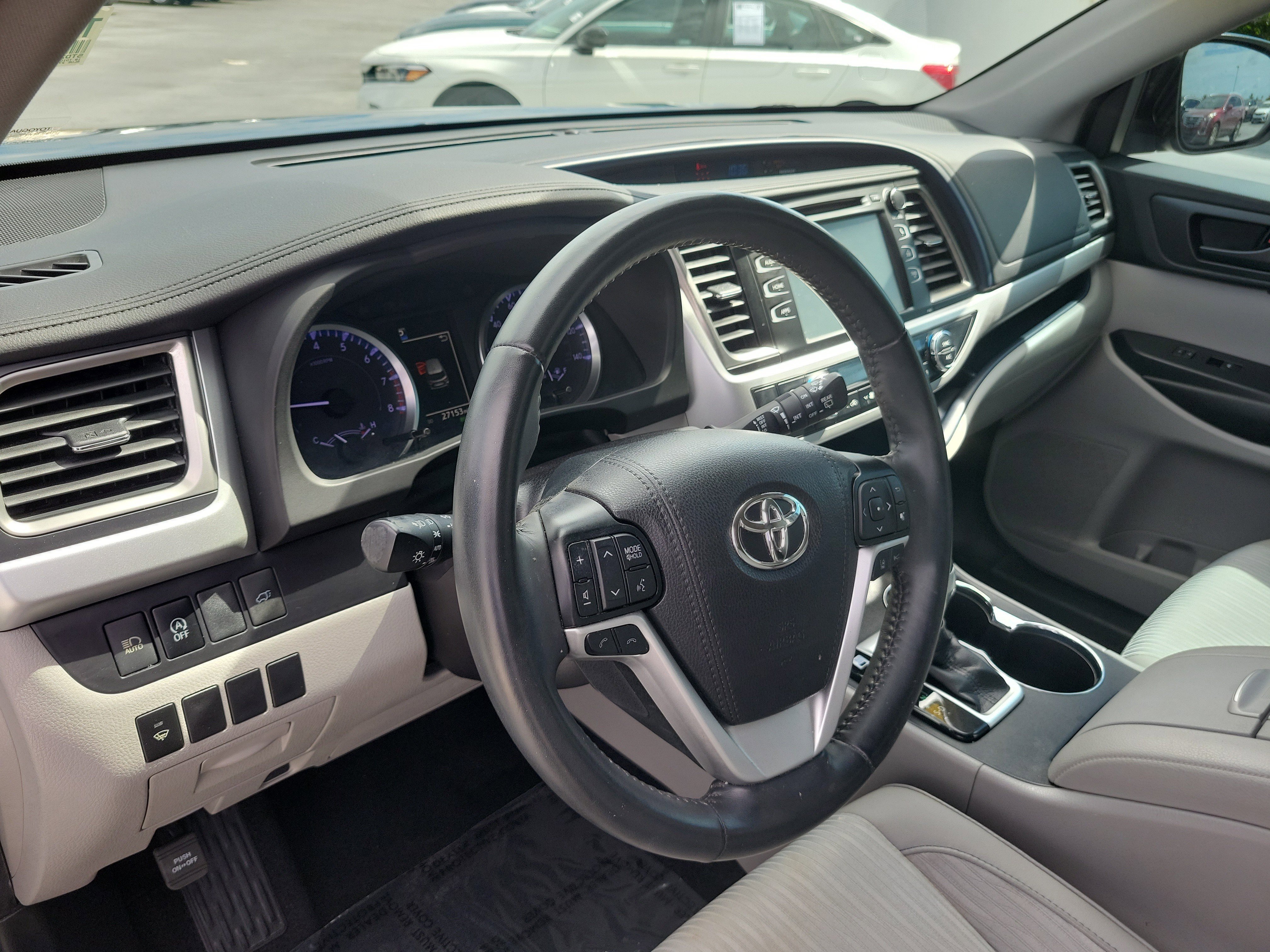 Used 2019 Shoreline Mist Toyota LE Plus image 24