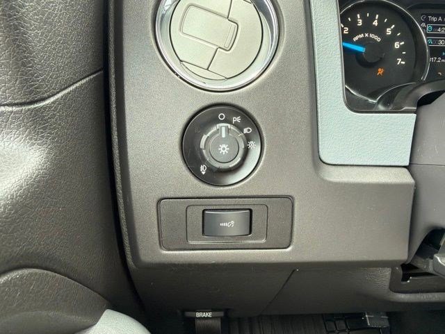 Used 2014 Ingot Silver Metallic Ford XLT image 23
