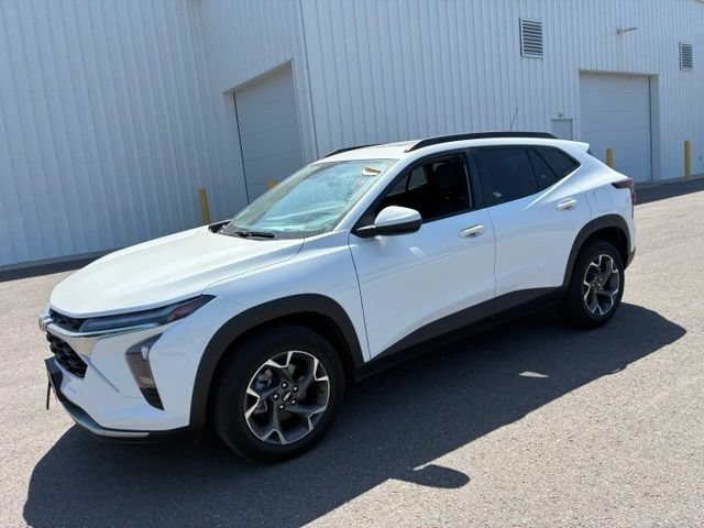 Used 2024 Summit White Chevrolet LT image 2