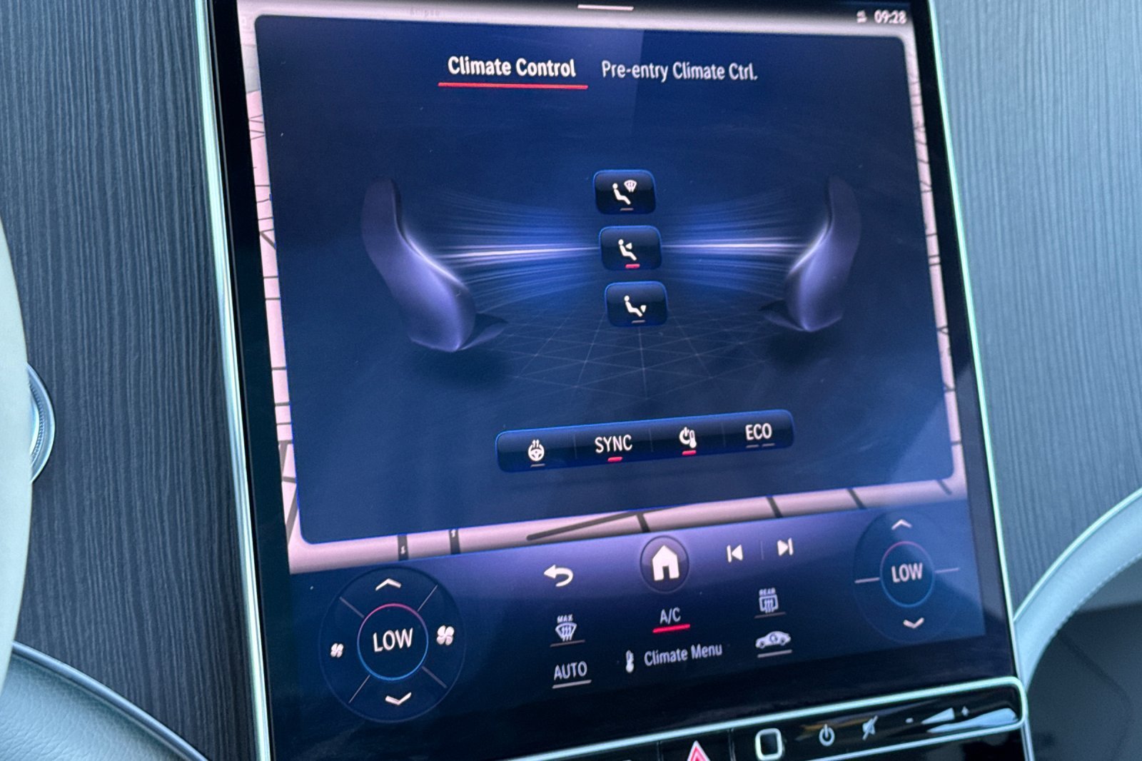Certified Used 2023 Black Mercedes-Benz 500 SUV image 21
