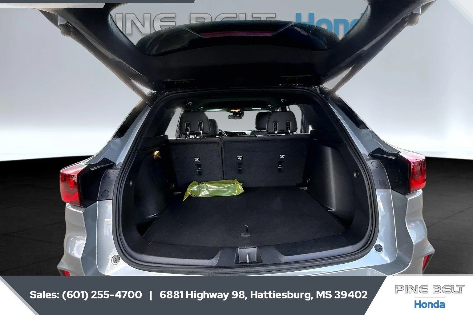 Used 2025 Sterling Gray Metallic Chevrolet RS image 21