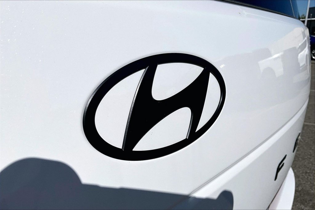 Used 2025 White Hyundai Calligraphy image 34