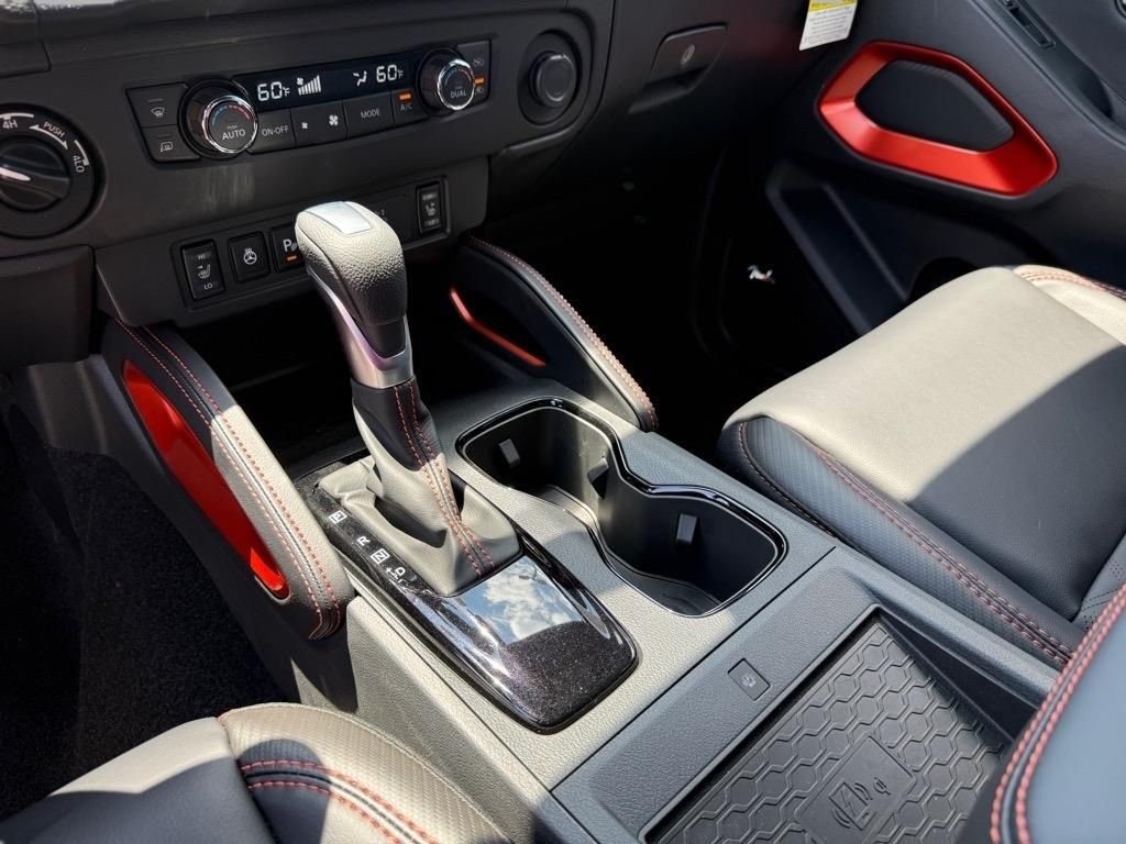 2025 Nissan Frontier PRO-4X - Photo 8