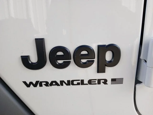 New 2026 Bright White Clear-Coat Exterior Paint Jeep Sport S image 8