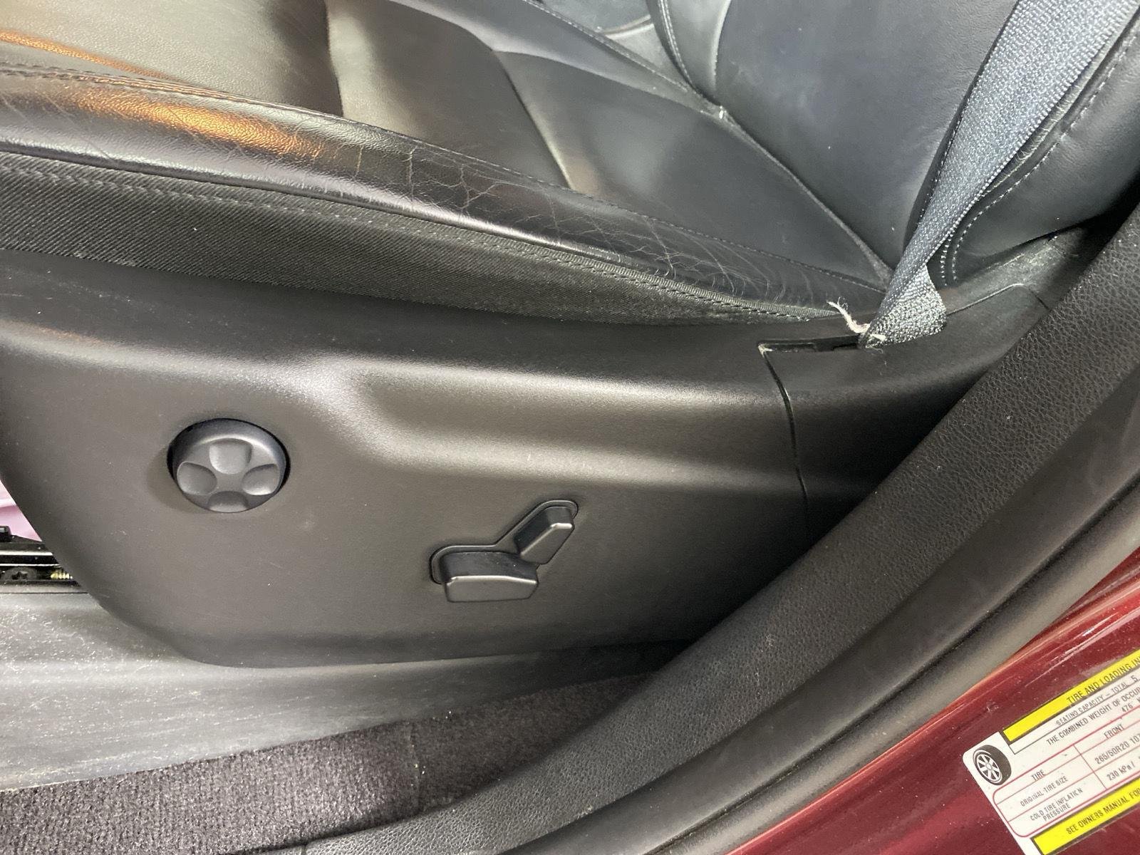 Used 2019 Velvet Red Pearlcoat Jeep Limited image 14
