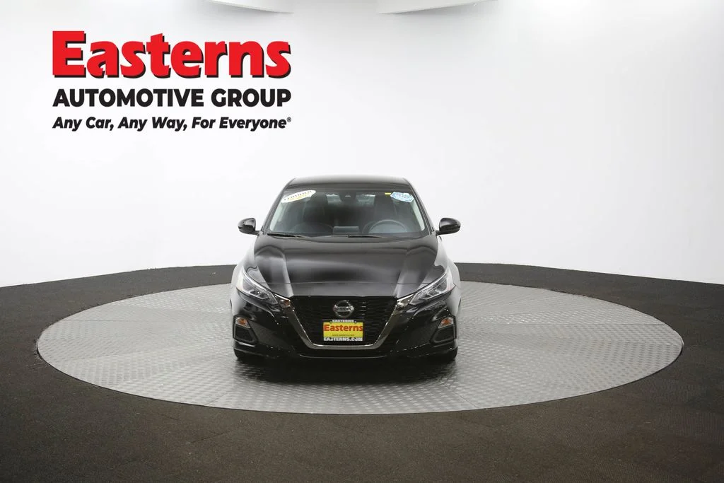Used 2022 Black Nissan 2.5 SR image 49