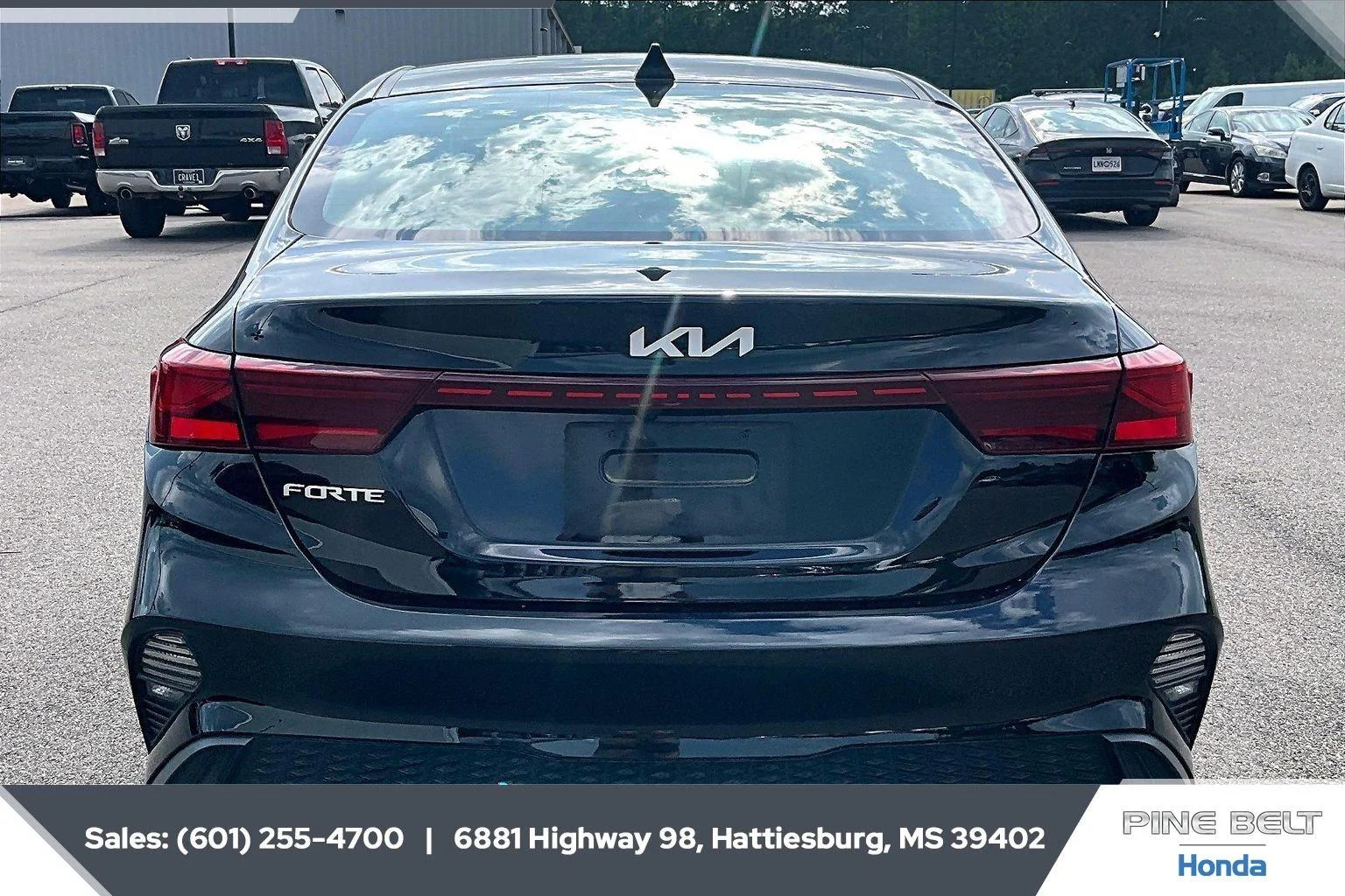 Used 2023 Aurora Black Pearl Kia LXS image 4