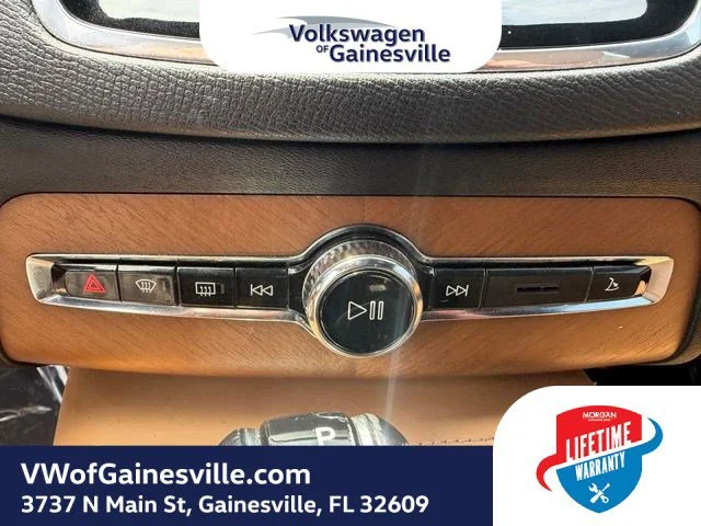 Used 2018 Onyx Black Metallic Volvo Inscription image 29