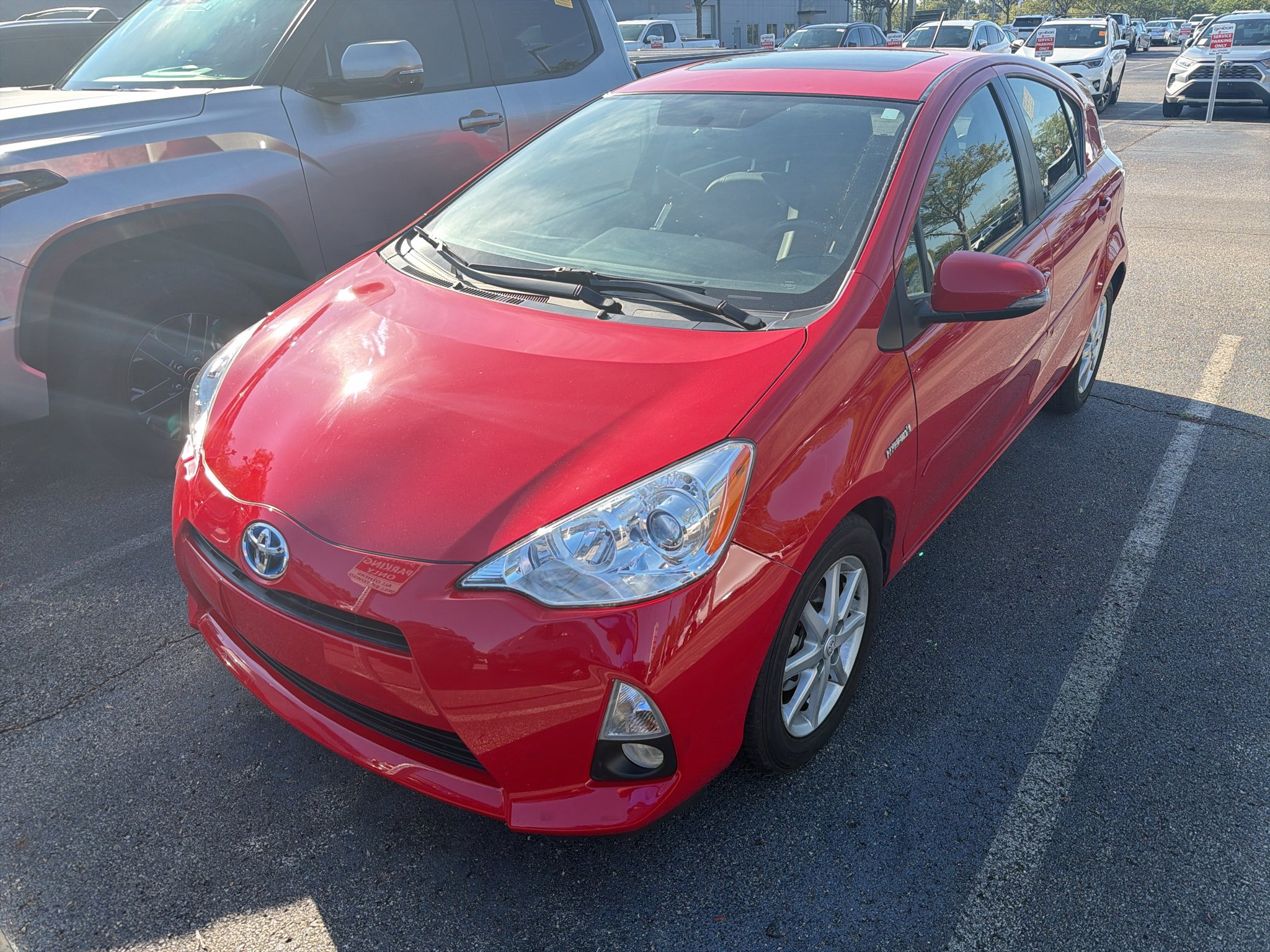 Used 2014 Red Toyota  image 11
