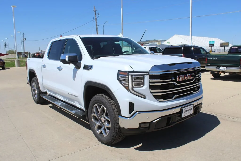 New 2026 Glacier White Tricoat GMC SLT image 1