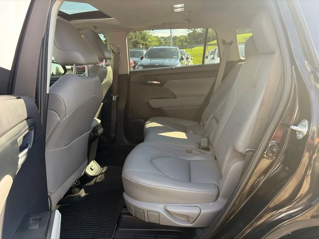 Used 2021 Brown Toyota XLE image 24