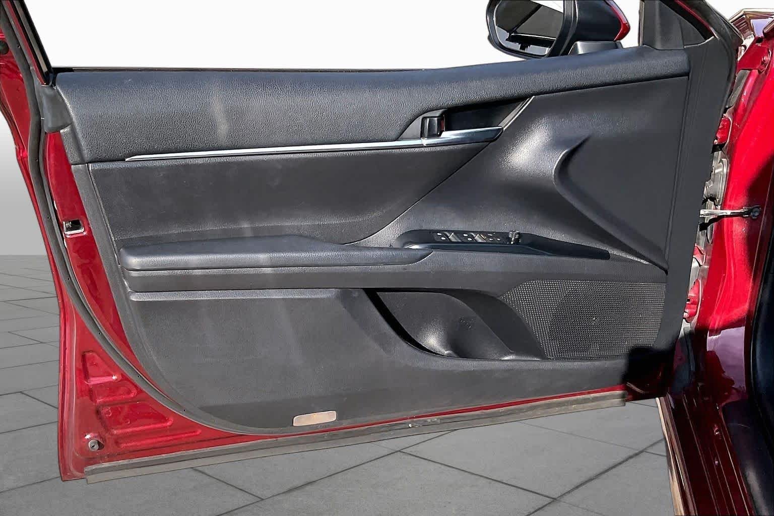 Used 2018 Ruby Flare Pearl Toyota SE image 21