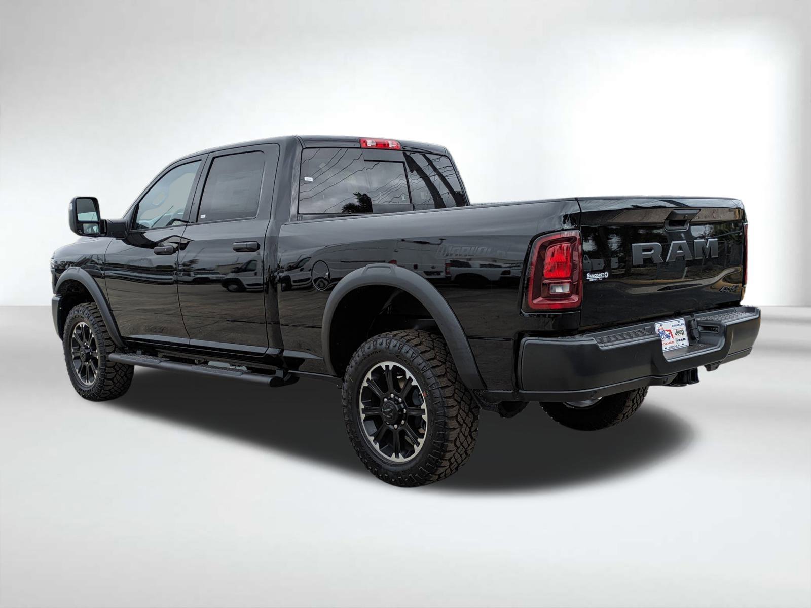 New 2026 Diamond Black Crystal Pearl-Coat Exterior Paint RAM Tradesman image 6