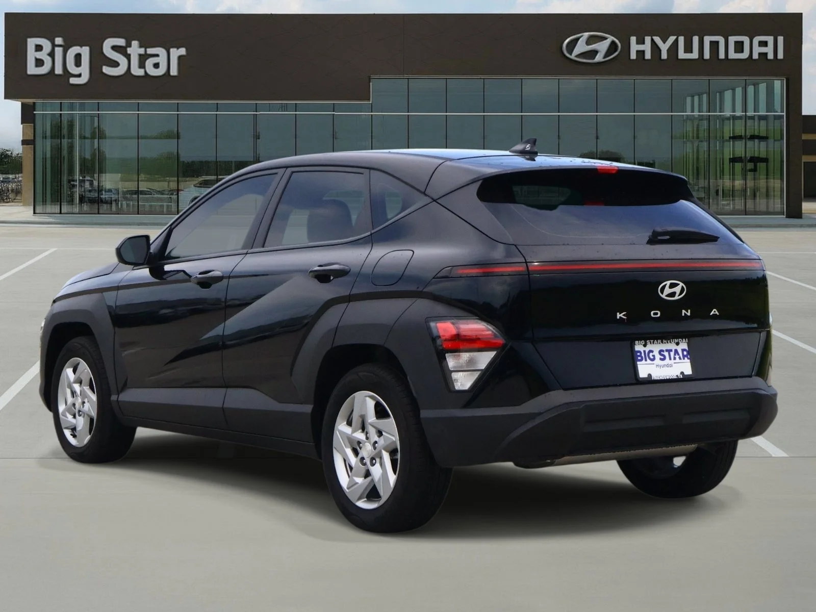 Used 2026 Abyss Black Pearl Hyundai SE image 3