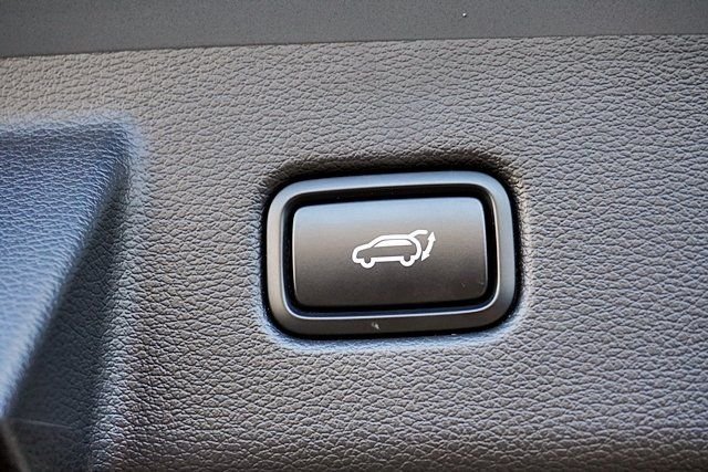 Used 2022 Silver Kia SX image 13